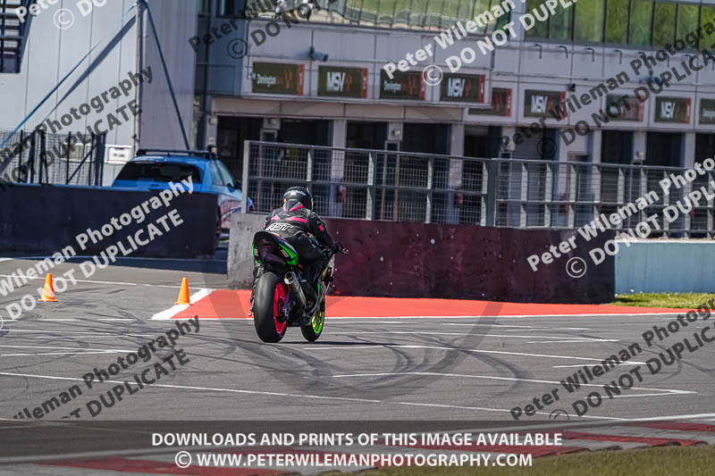 donington no limits trackday;donington park photographs;donington trackday photographs;no limits trackdays;peter wileman photography;trackday digital images;trackday photos